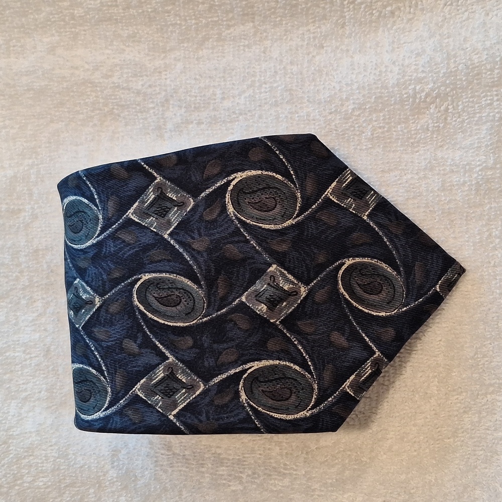 The Arrow Company Est.1851 Navy Blue Teal Circle and Triangle  Paisley #26